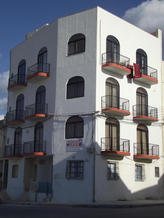 Sunset Seaview Apartments Marsalforn Екстериор снимка