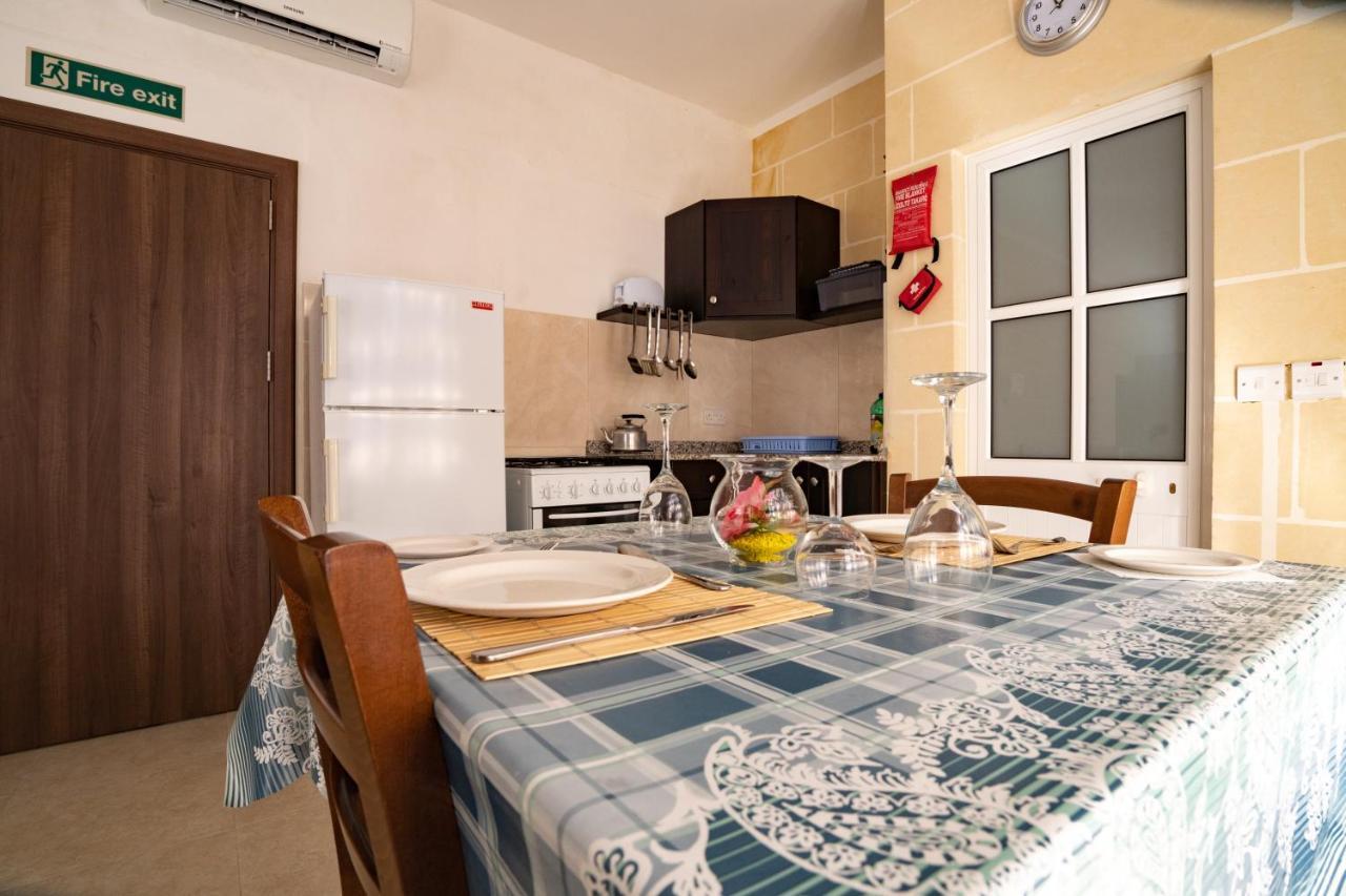 Sunset Seaview Apartments Marsalforn Екстериор снимка
